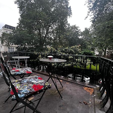 Hyde Park Studio Has Private Balcony With Tranquil Garden View ロンドン エクステリア 写真