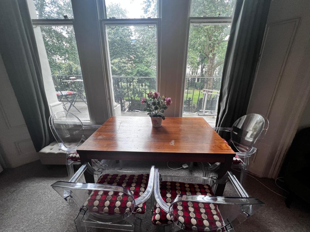 Hyde Park Studio Has Private Balcony With Tranquil Garden View ロンドン エクステリア 写真