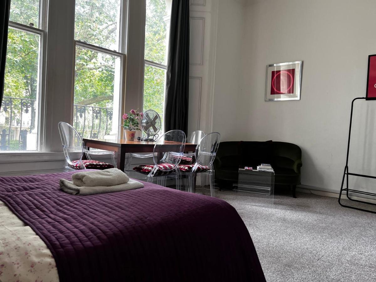 Hyde Park Studio Has Private Balcony With Tranquil Garden View ロンドン エクステリア 写真