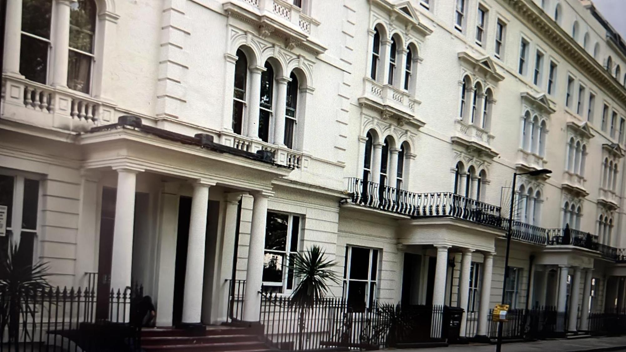 Hyde Park Studio Has Private Balcony With Tranquil Garden View ロンドン エクステリア 写真